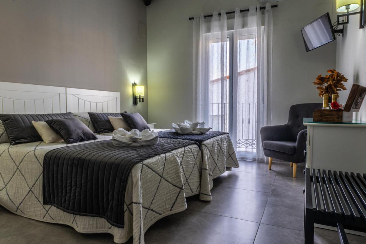 Apartamentos Turísticos El Altozano Fuentes de León Exterior foto